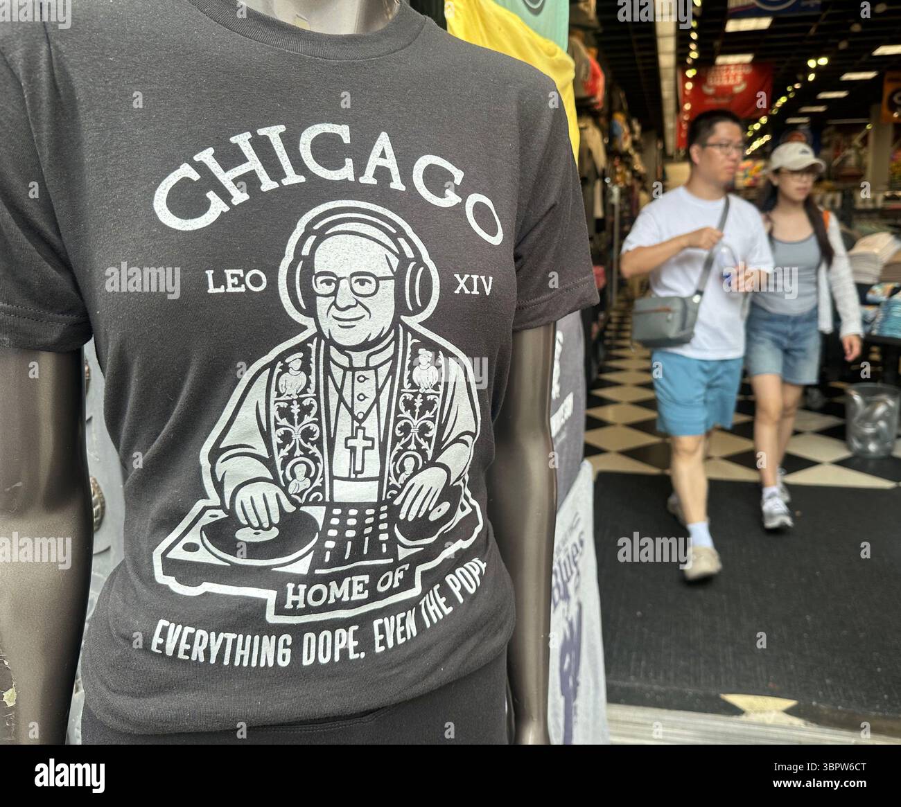 Chicago, Illinois, USA. 9th July, 2025. Souvenir shops capitalize on ...
