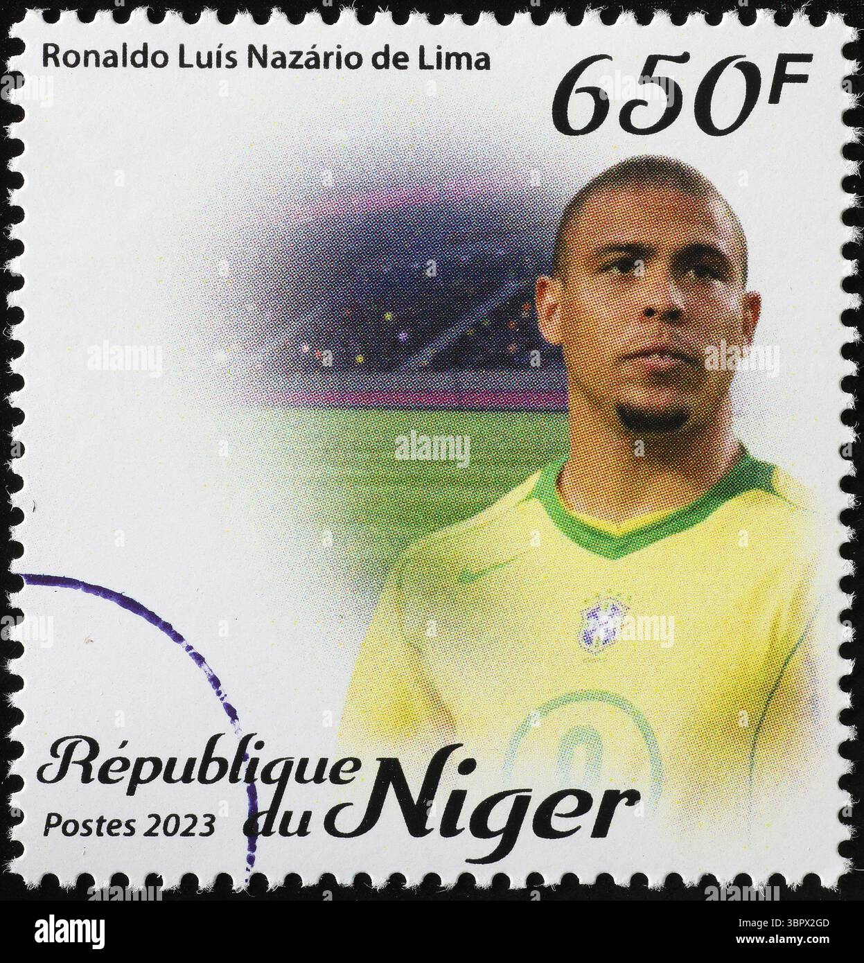 Brazilian soccer player ronaldo lima hi-res stock photography and ...