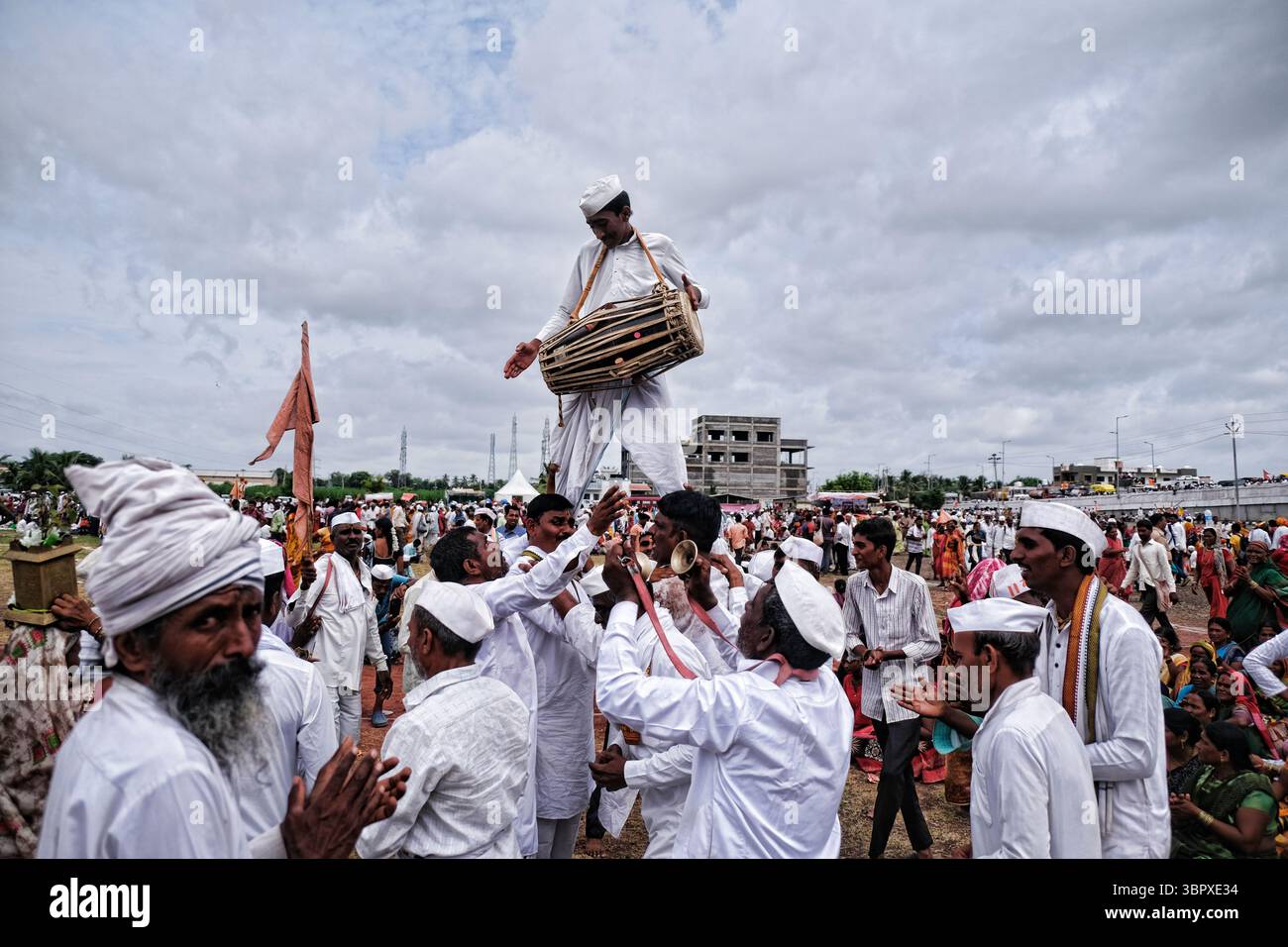 Vari Photo Pandharpur wari hi-res stock photography and images - Alamy