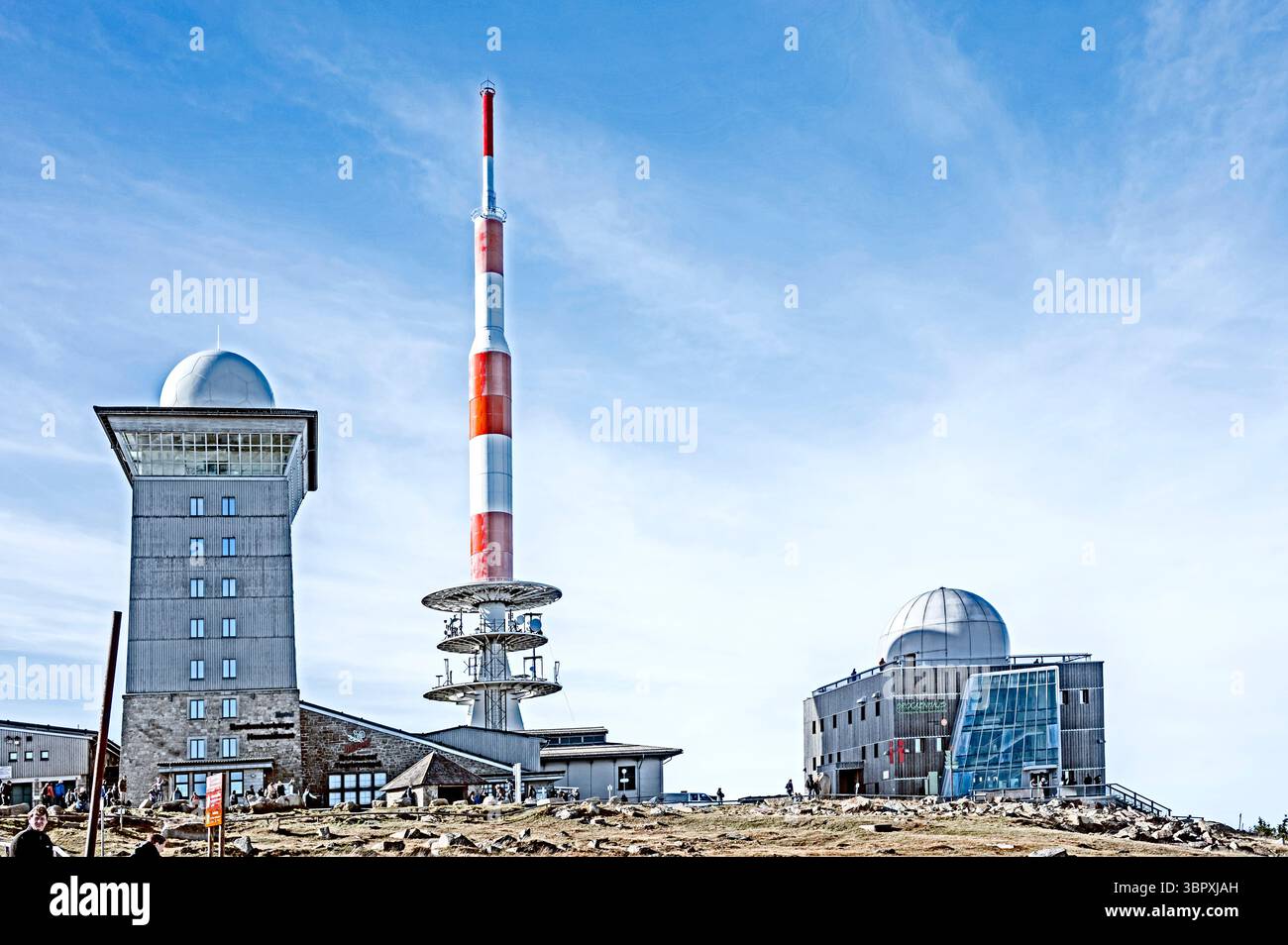 Gipfel des Brocken mit Bauten der ehemaligen DDR, Harz Germany Stock Photo