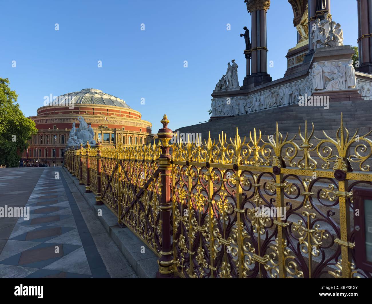 Kensington Gardens the Albert Memorial and Royal Albert Hall Stock Photo