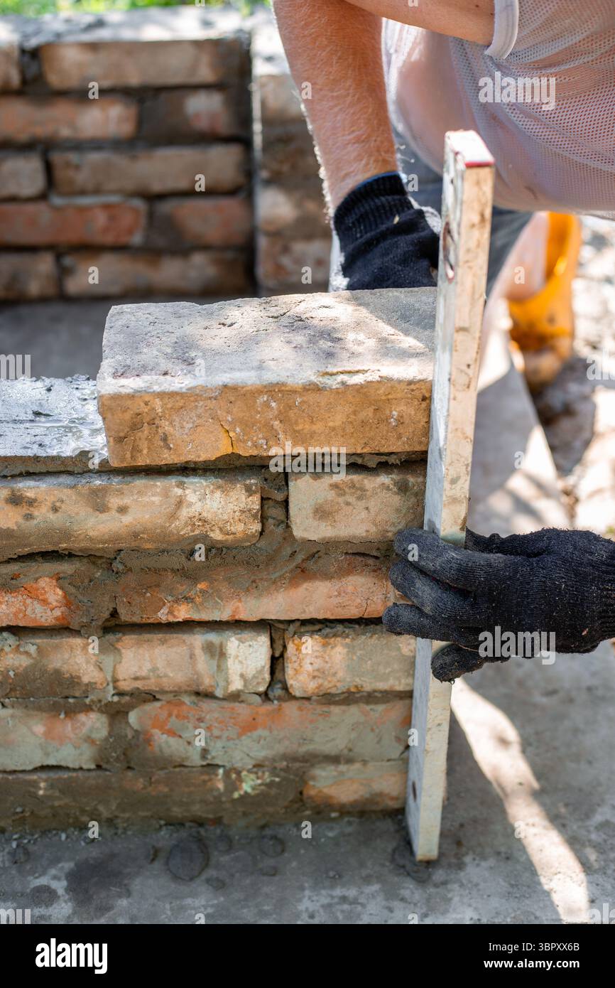 Spirit level on brick hi-res stock photography and images - Alamy
