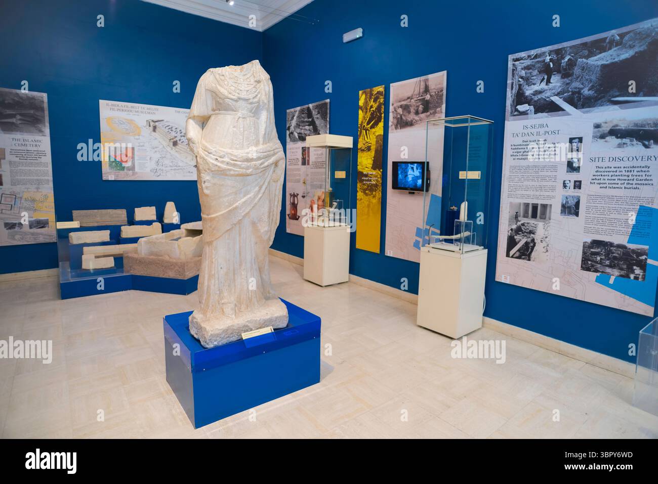 Roman Museum Rabat, view of displays of recovered ancient Roman artefacts sited in the foyer of the Roman Domus (Domus Romana) museum in Rabat, Malta Stock Photo