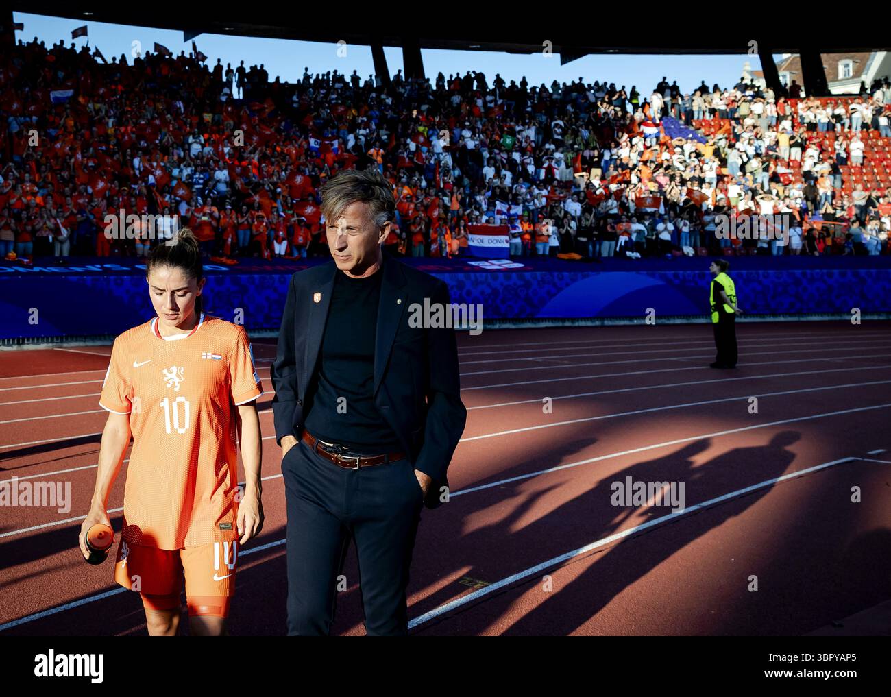 ZURICH - Danielle van de Donk and coach Andries Jonker after the match ...