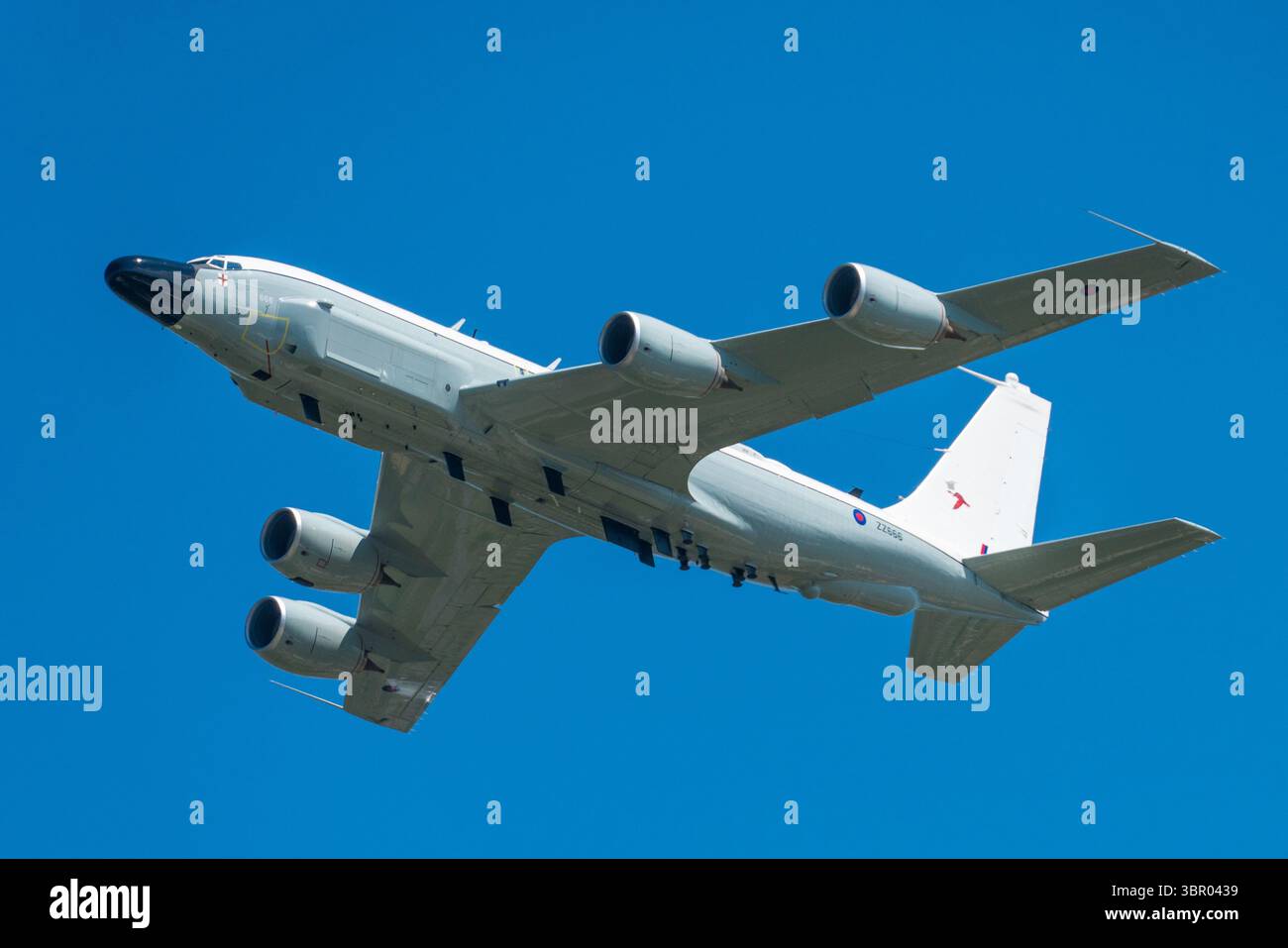 Boieng Rivet A Royal Air Force Boeing RC-135 Rivet Joint electronic surveillance ...