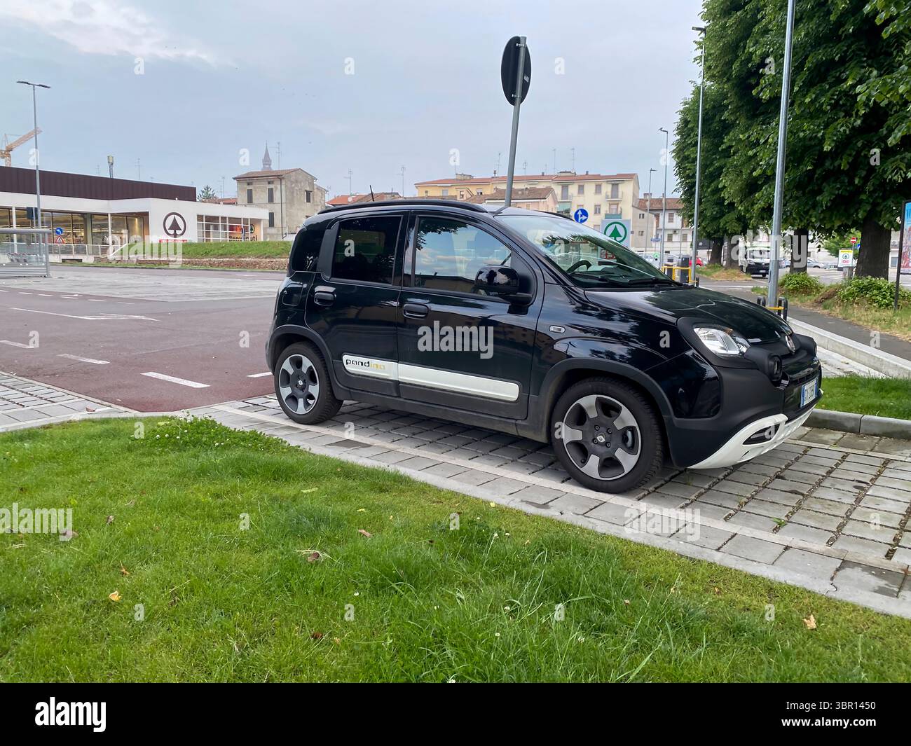 Fiat panda cross hi-res stock photography and images - Alamy