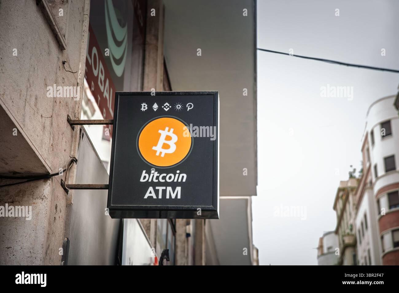 Spain bitcoin atm hi-res stock photography and images - Alamy