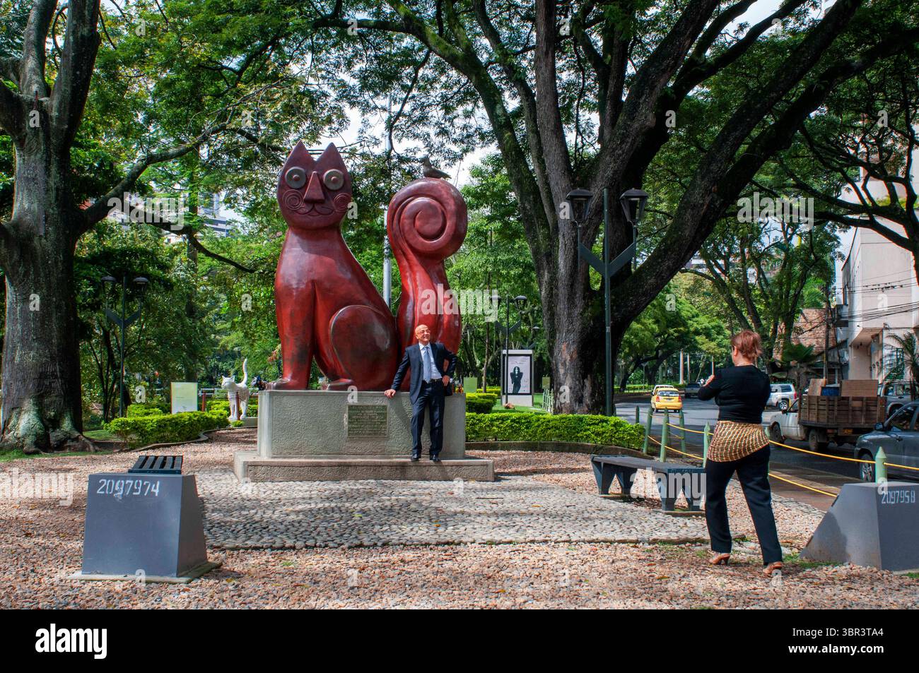 November 22, 2011, Cali, Valle del Cauca, Colombia: The iconic River Cat or Gato del Rio Sculpture by Hernando Tejada at Cats Park at the River Boulevard in Cali, Departamento Valle del Cauca, Colombia, Latin America, South America (Credit Image: © Sergi Reboredo/ZUMA Wire) Stock Photo