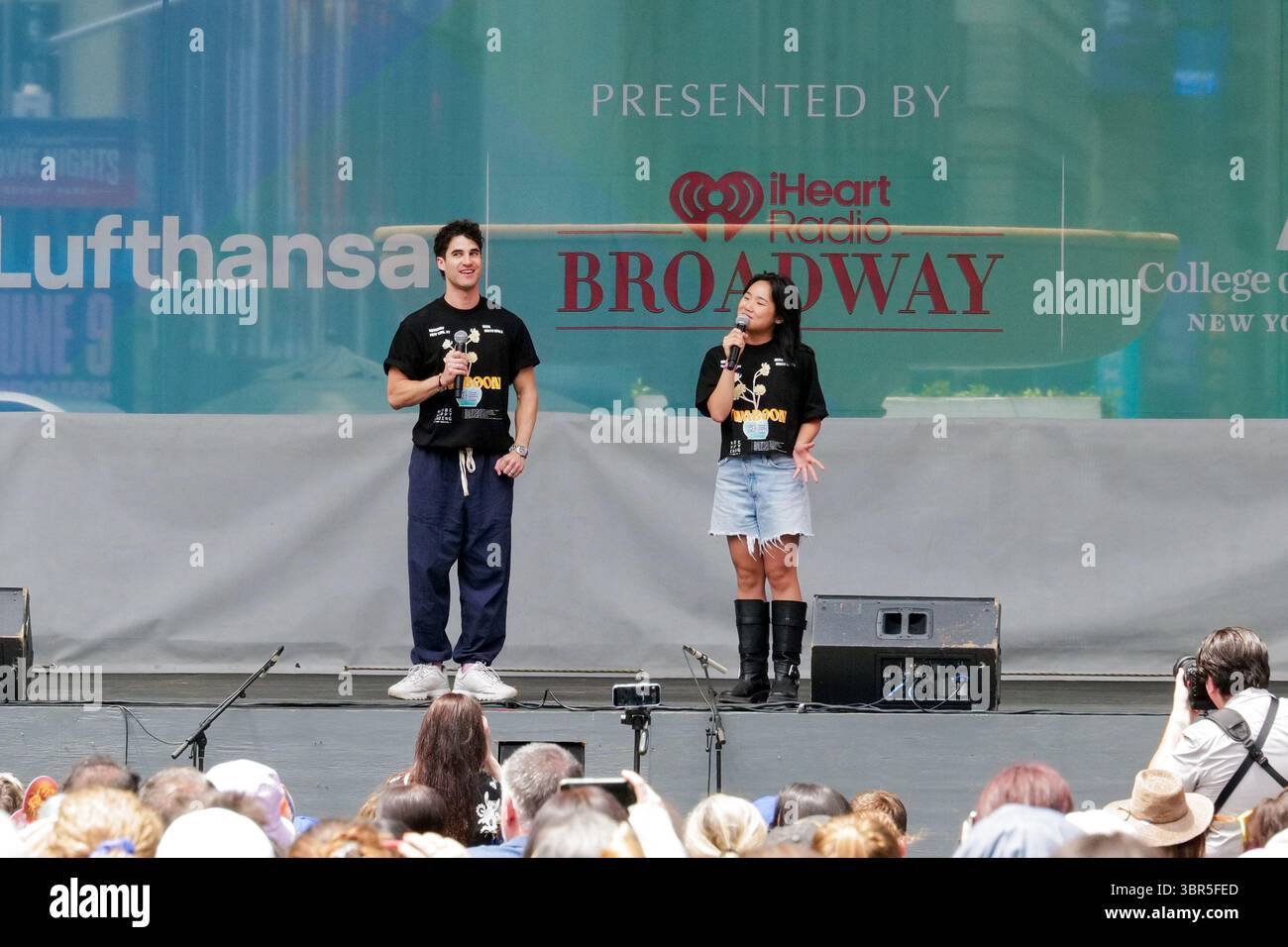 Cast performs highlights from 