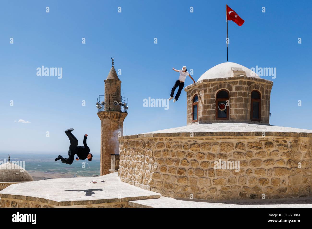 Freerunners Hazal Nehir and Lilou Ruel brought parkour to the centuries ...