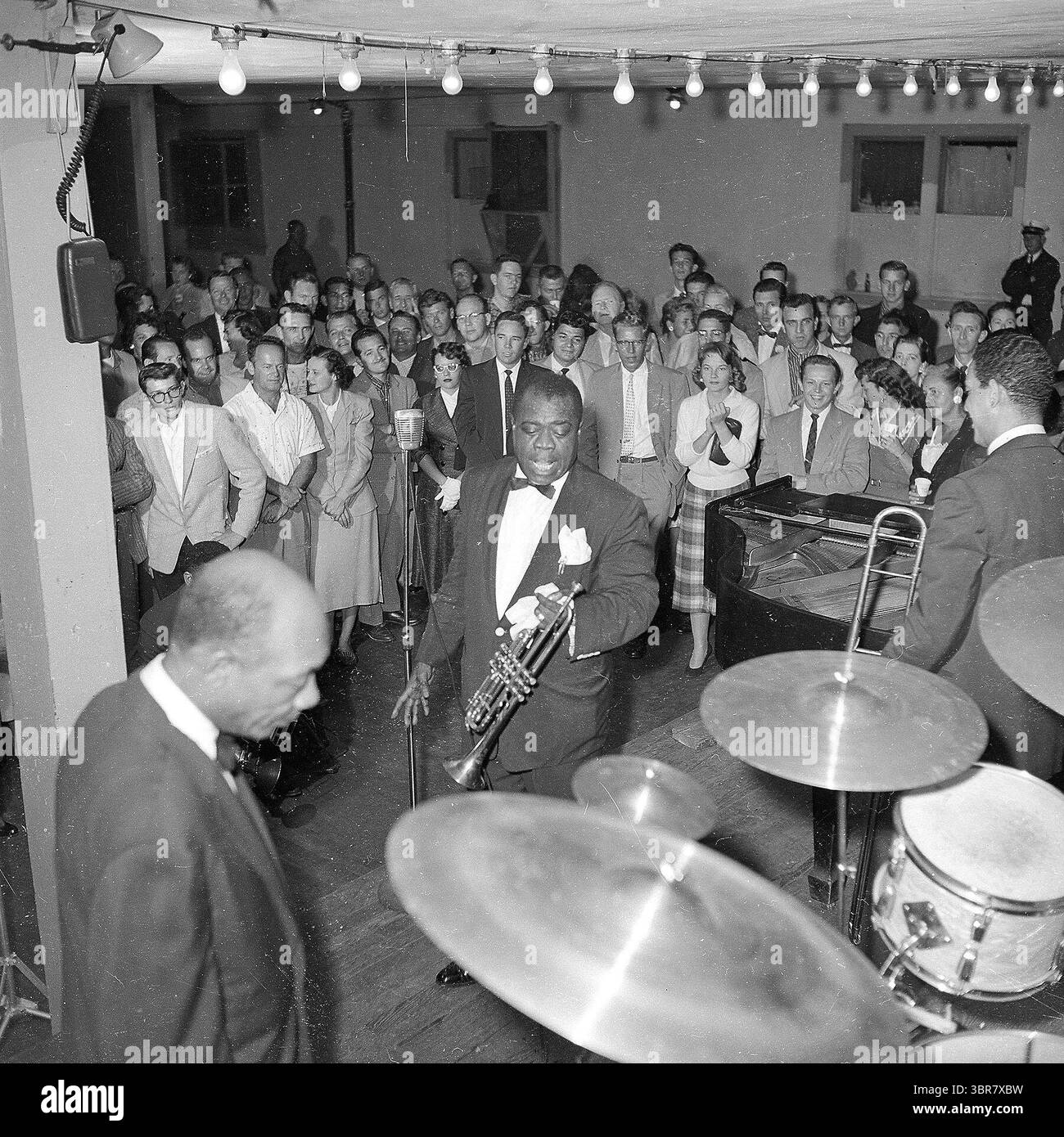 Death of louis armstrong Black and White Stock Photos & Images - Alamy