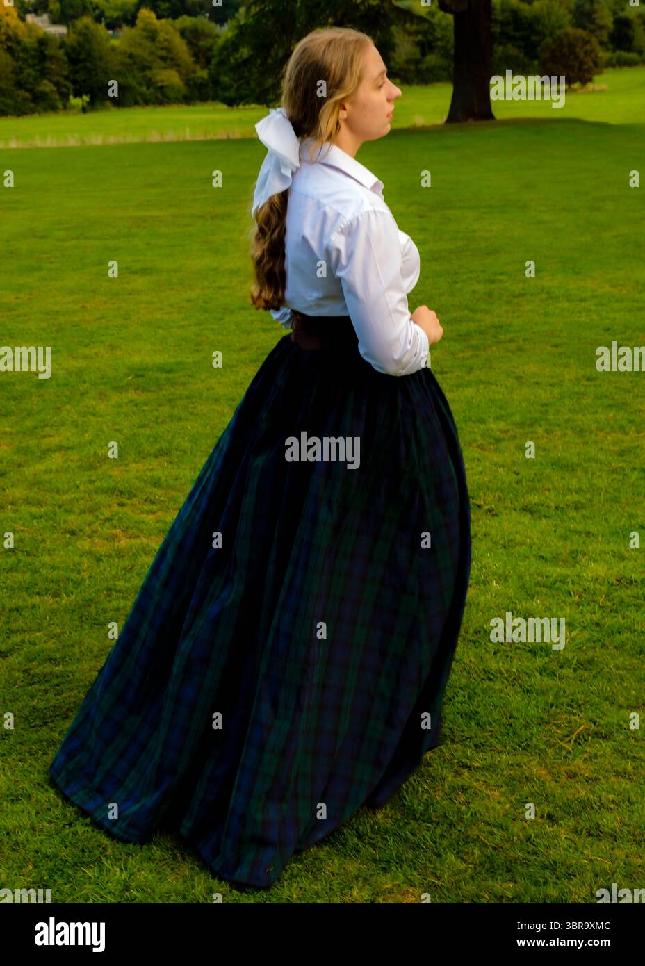 Woman red skirt white hi-res stock photography and images - Alamy