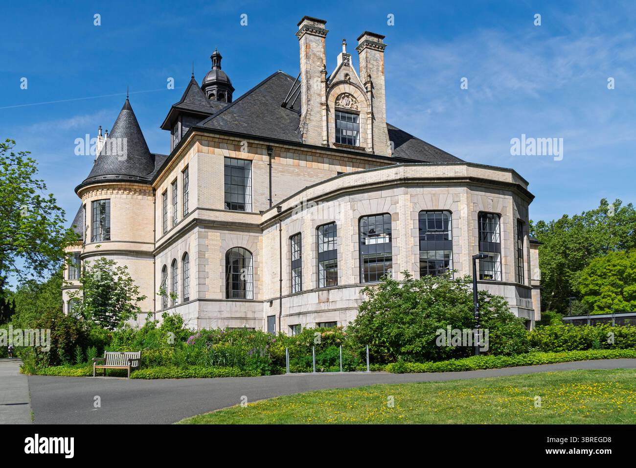 SEATTLE, WA, USA, MAY 25, 2025: Denny Hall on the campus of the University of Washington. Stock Photo