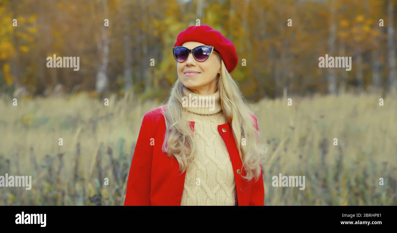 French woman beret hi-res stock photography and images - Alamy