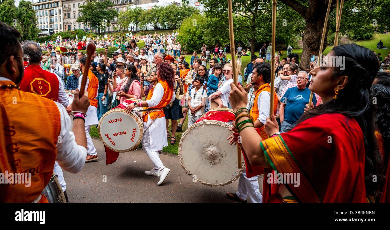 EDINBURGH FESTIVAL CARNIVAL 2025 Sunday 13th July 2025: Over 700 ...