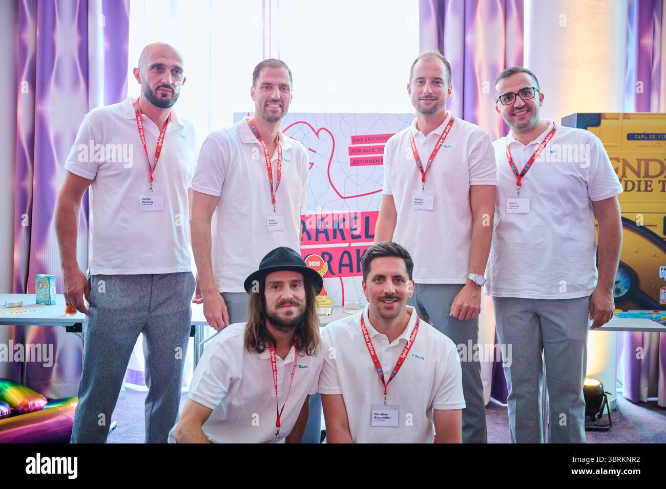 t -auto カール Front row l to r hi-res stock photography and images - Page