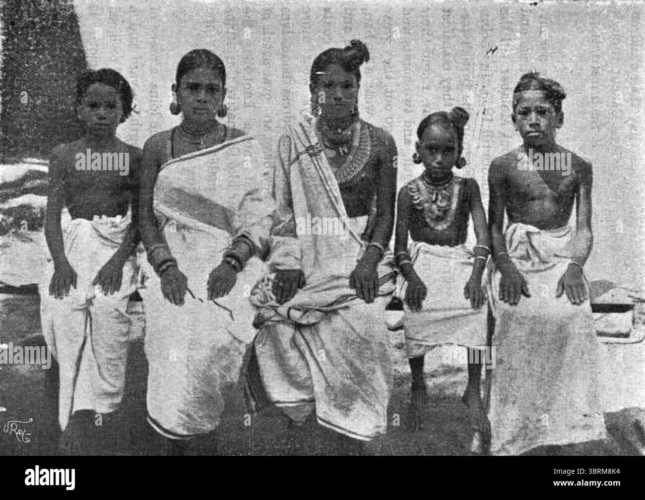 Malabar Thiyyar women and Children in their traditional attires, 1905 ...