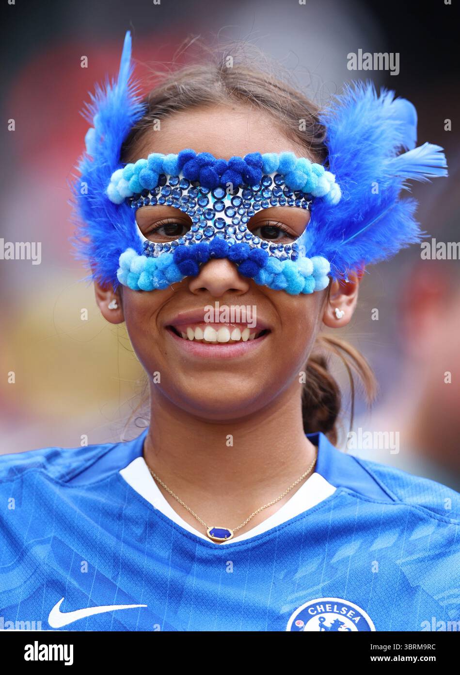 East Rutherford, United States. 13th July, 2025. A Chelsea fan waits ...