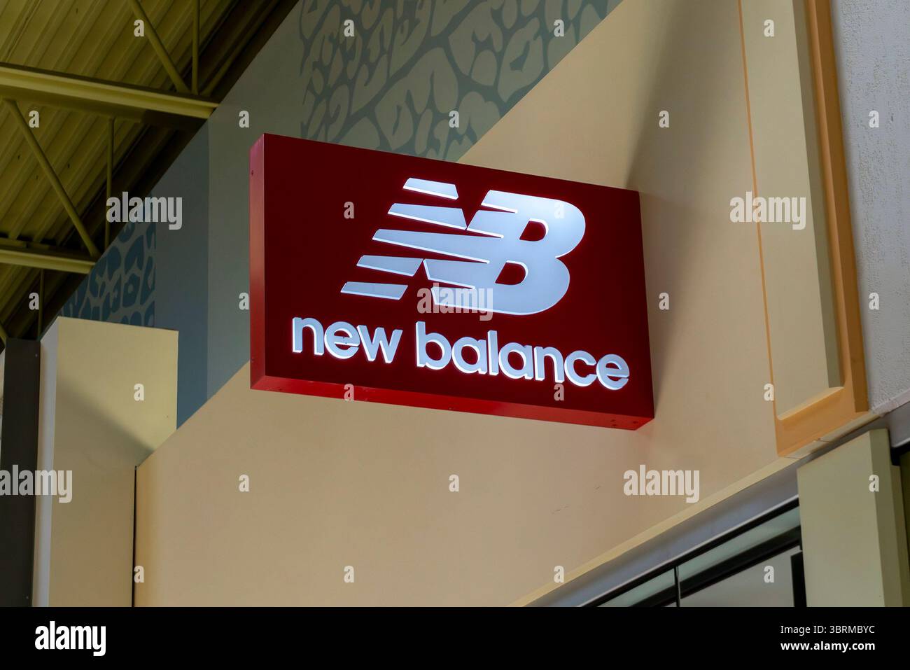 New balance sign hi-res stock photography and images - Alamy