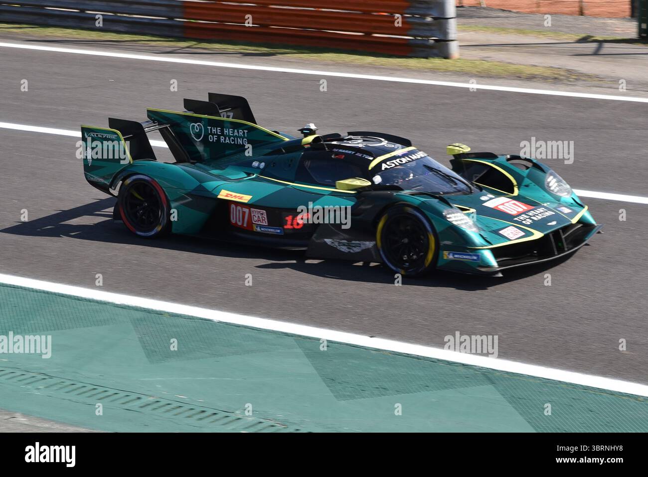 Sao Paulo, Brazil. 13th July, 2025. SP - SAO PAULO - 07/13/2025 - SAO PAULO, FIA WORLD ENDURANCE CHAMPIONSHIP - The Aston Martin Valkyrie of Harry TINCKNELL (GBR) and Tom GAMBLE (GBR), during the Rolex 6 Hours of Sao Paulo, at the Interlagos racetrack, for Fia World Endurance, Hypercar. Credit: AGIF/Alamy Live News Stock Photo
