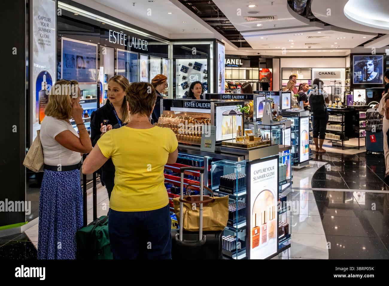 gatwick airport vape shop London Gatwick opens Discover London store in South Terminal main image 1