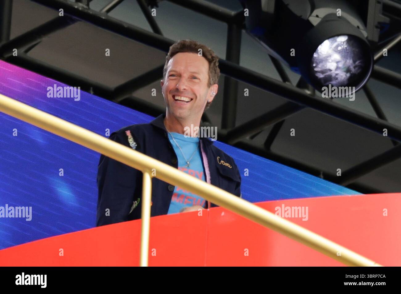 EAST RUTHERFORD, NJ - JULY 13: Chris Martin of Coldplay performs during ...
