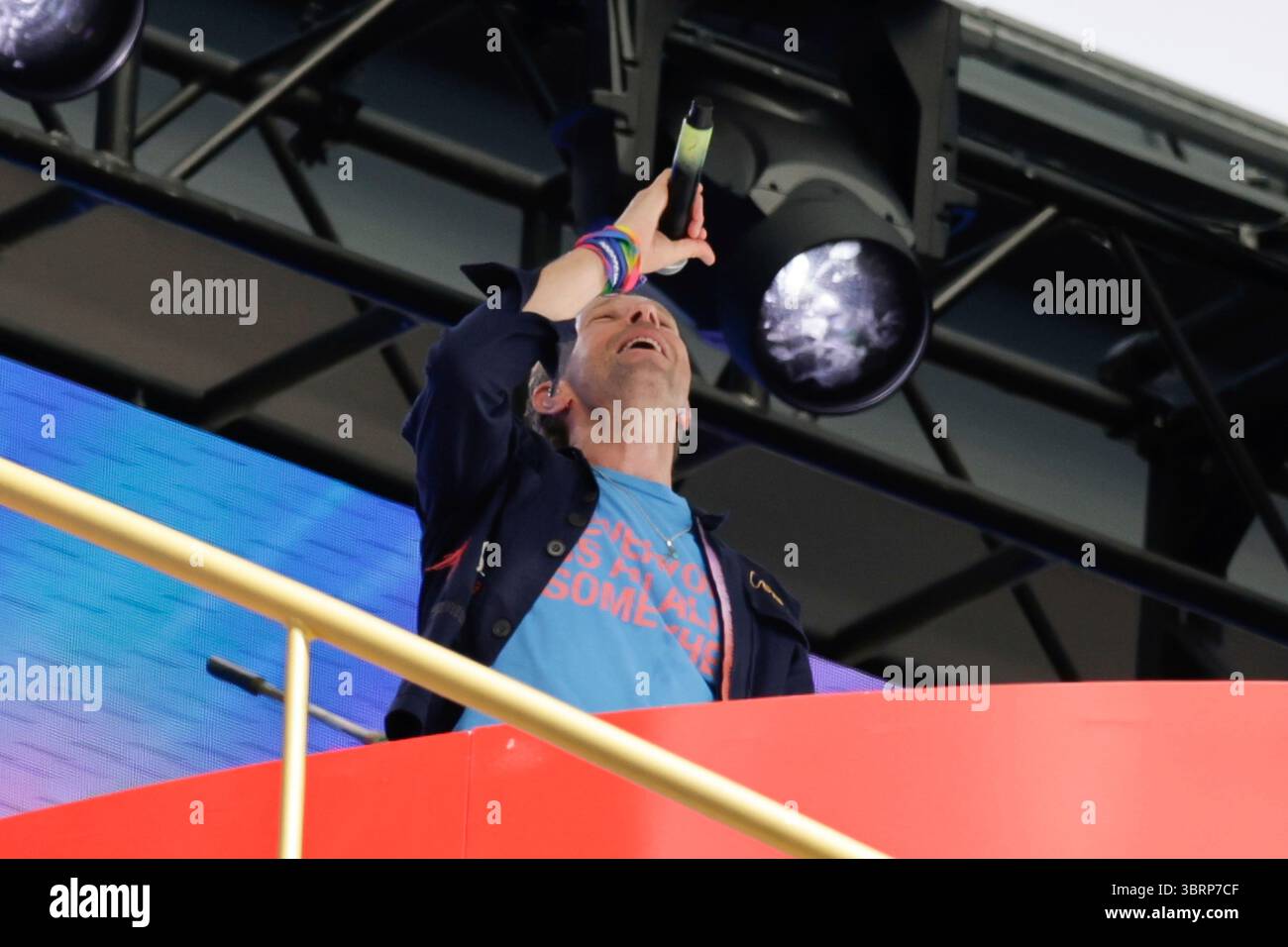 EAST RUTHERFORD, NJ - JULY 13: Chris Martin of Coldplay performs during ...