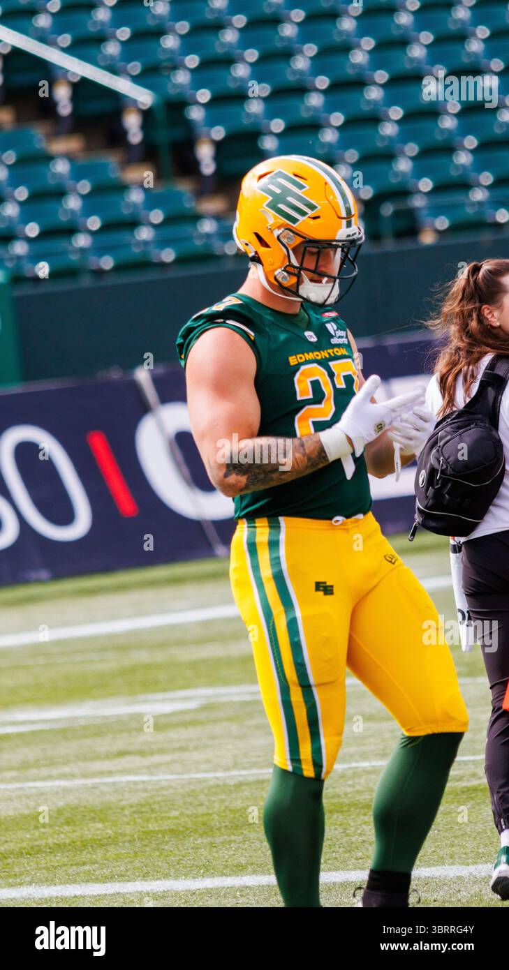 (27) Tanner Green of the Edmonton Elks in action during the CFL regular