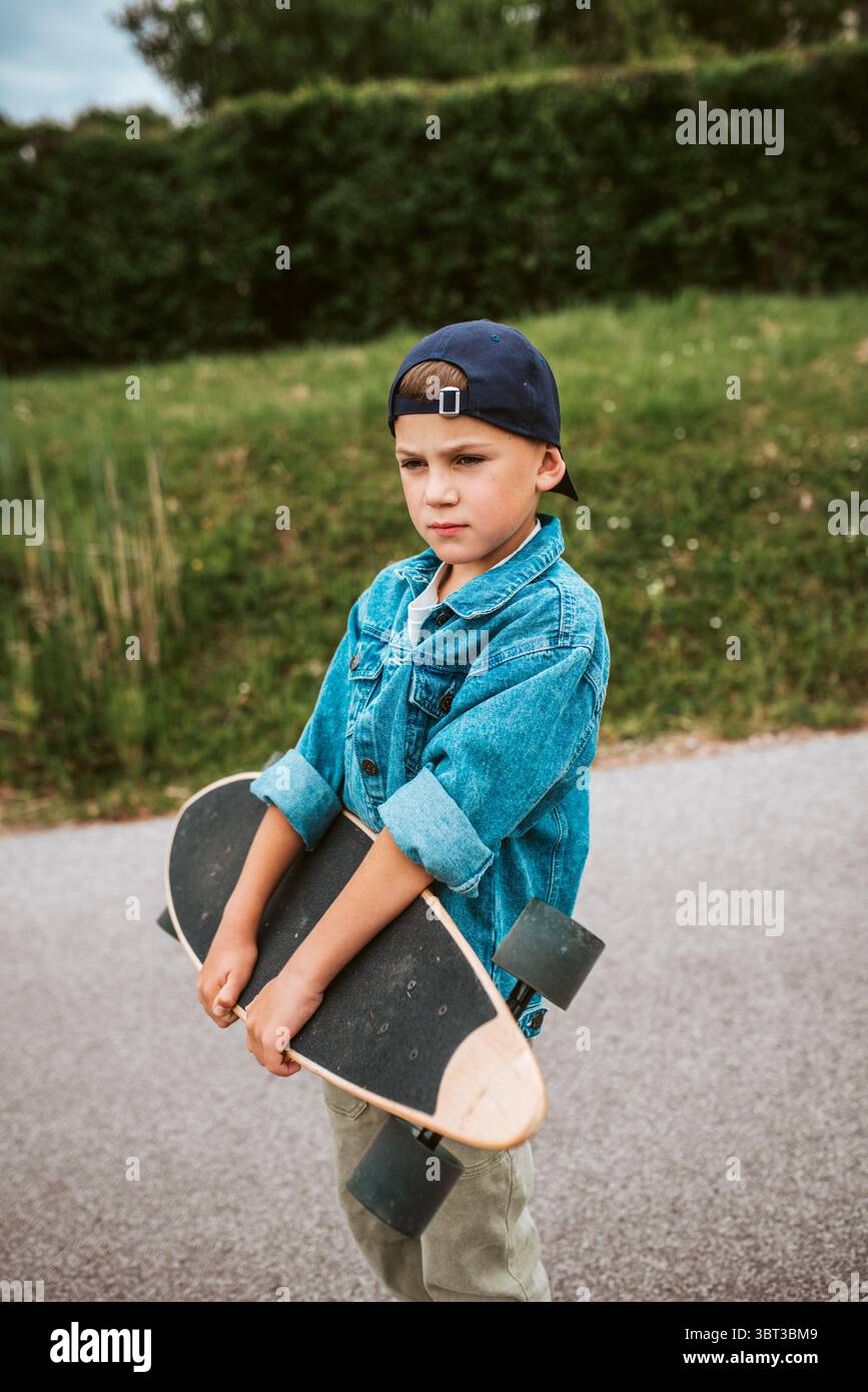 Boy skateboard cap hi-res stock photography and images - Alamy