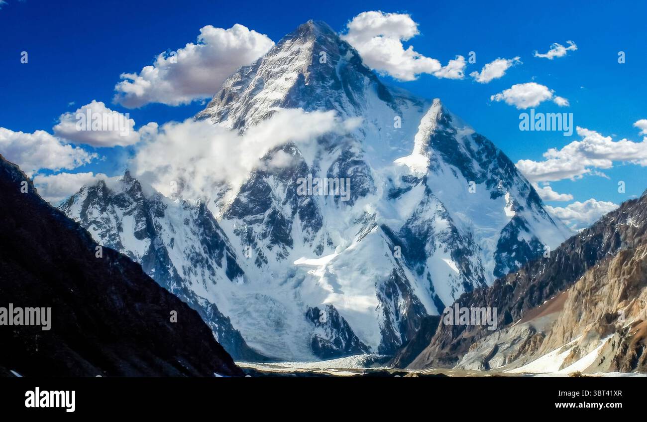 Marble Peak And K2 Mountain From Concordia Camp Site In Karakorum Range  High-Res Stock Photo - Getty Images, image size:1300x847