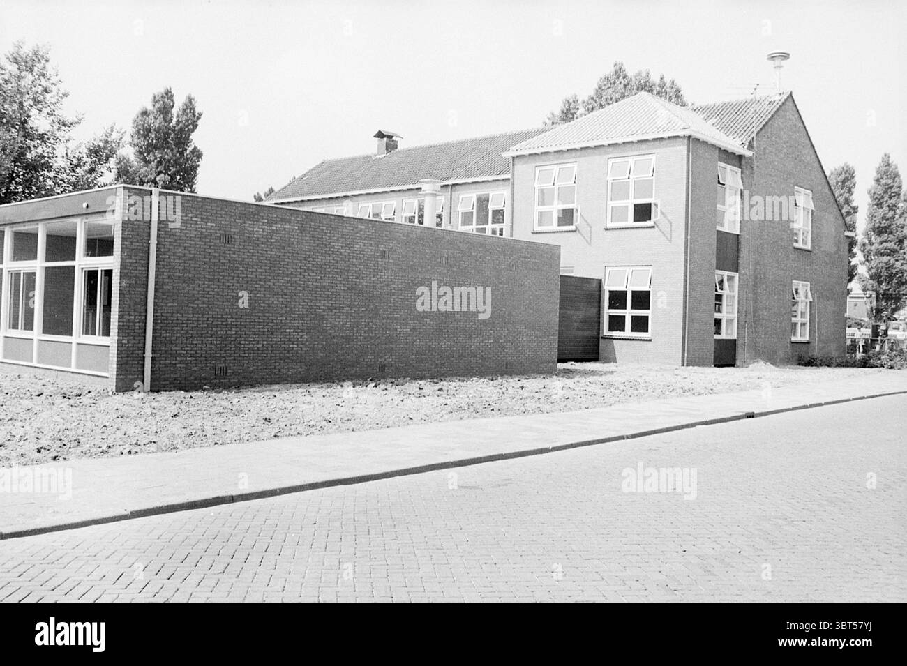 Rectangular School Design Stark yet functional design hi-res stock photography and images - Alamy