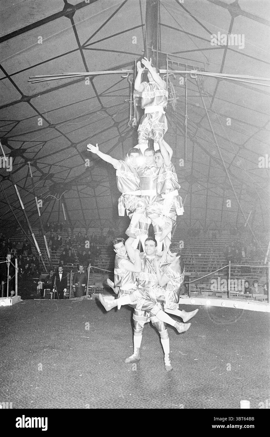 Figurine Britains Circus - La Pyramide Des Acrobates (réf. 8670) - Plomb Peint, échelle 1:32, Très Bel état