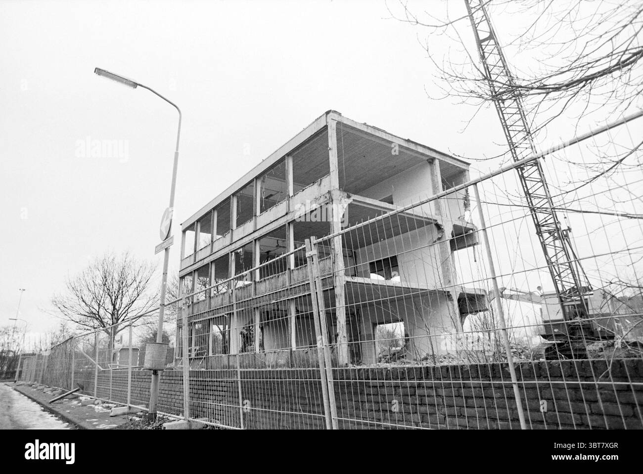 Lacking Useful Demolition Sinnevelt school H'lem N. Haarlem The Netherlands, Whizgle ...