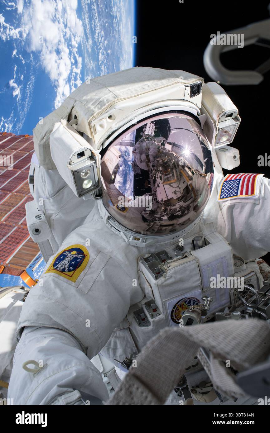 October 6, 2019, International Space Station, EARTH ORBIT: NASA astronaut Andrew Morgan during a spacewalk to upgrade International Space Station power systems October 6, 2019 in Earth Orbit. Morgan and fellow NASA astronaut Christina Koch, spent seven hours upgrading the orbiting laboratory large nickel-hydrogen batteries with newer, more powerful lithium-ion batteries. (Credit Image: © Nasa via ZUMA Wire) Stock Photo