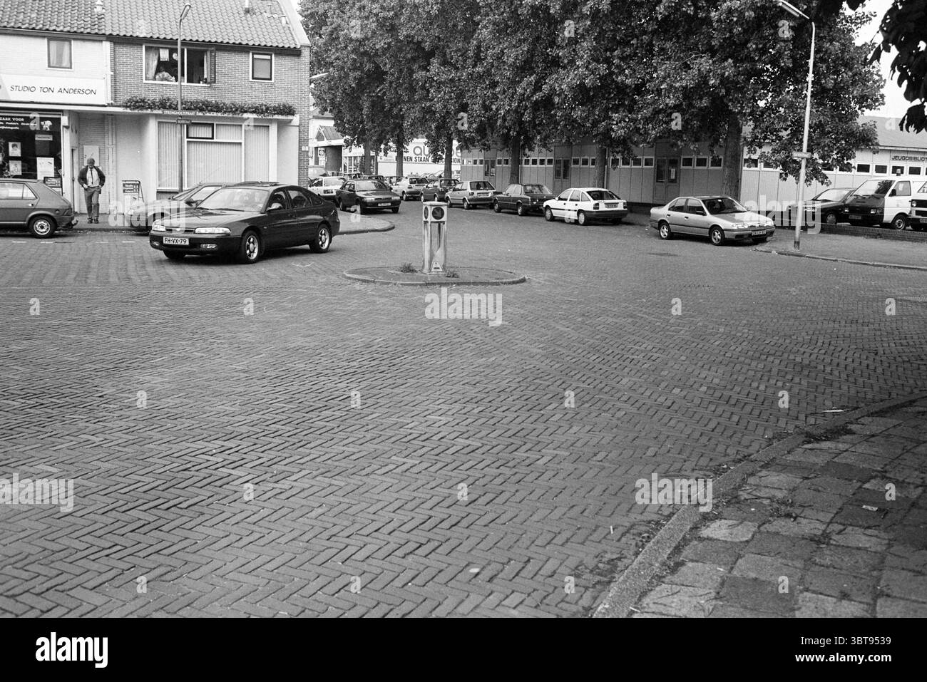 Traditionally dutch architecture Black and White Stock Photos & Images ...