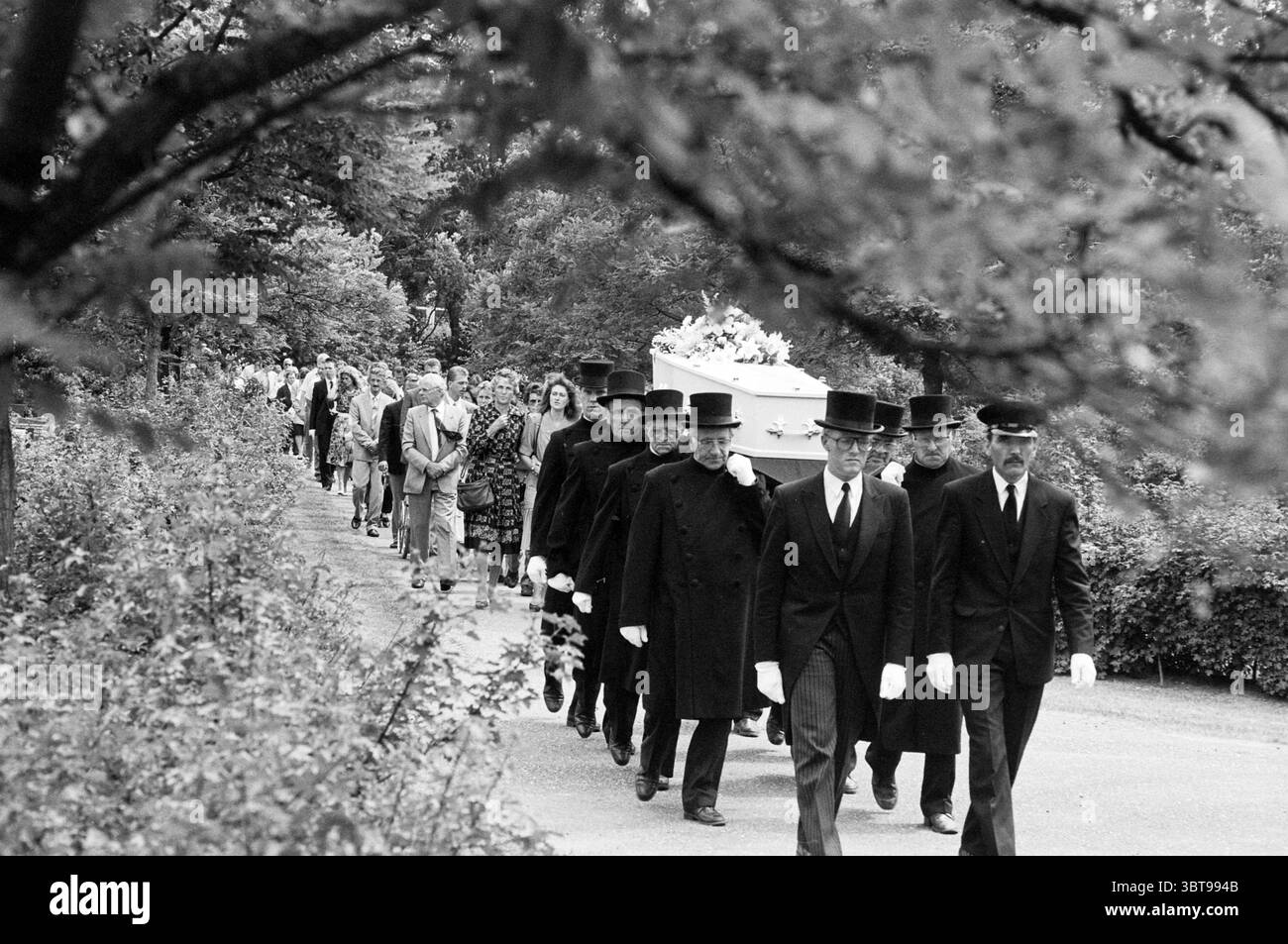 Casket flowers white background Black and White Stock Photos \u0026 Images -  Alamy, image size:1300x953