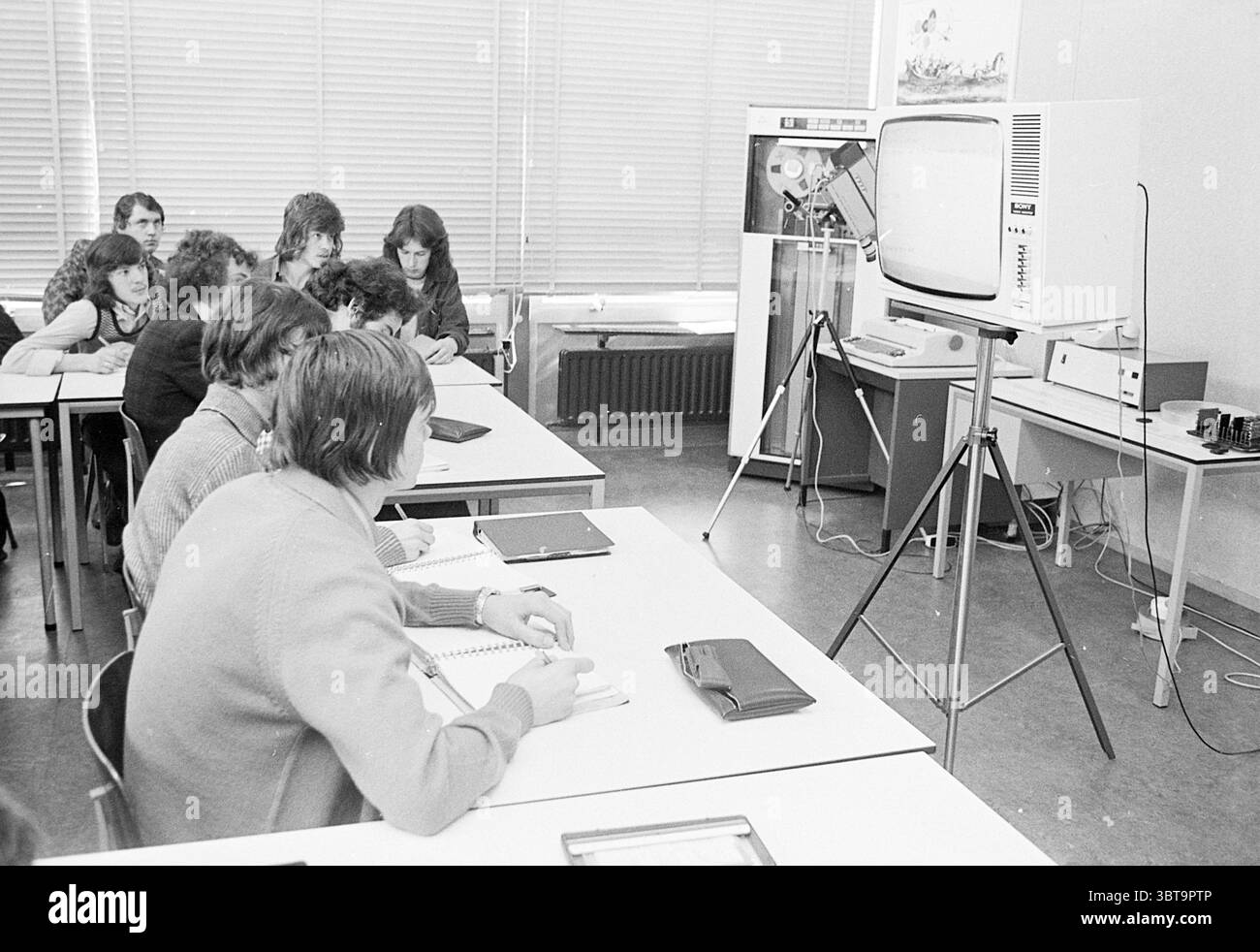 Mts Computer Computers MTS Santpoort Switchboard Computer Santpoort Schools, Whizgle ...