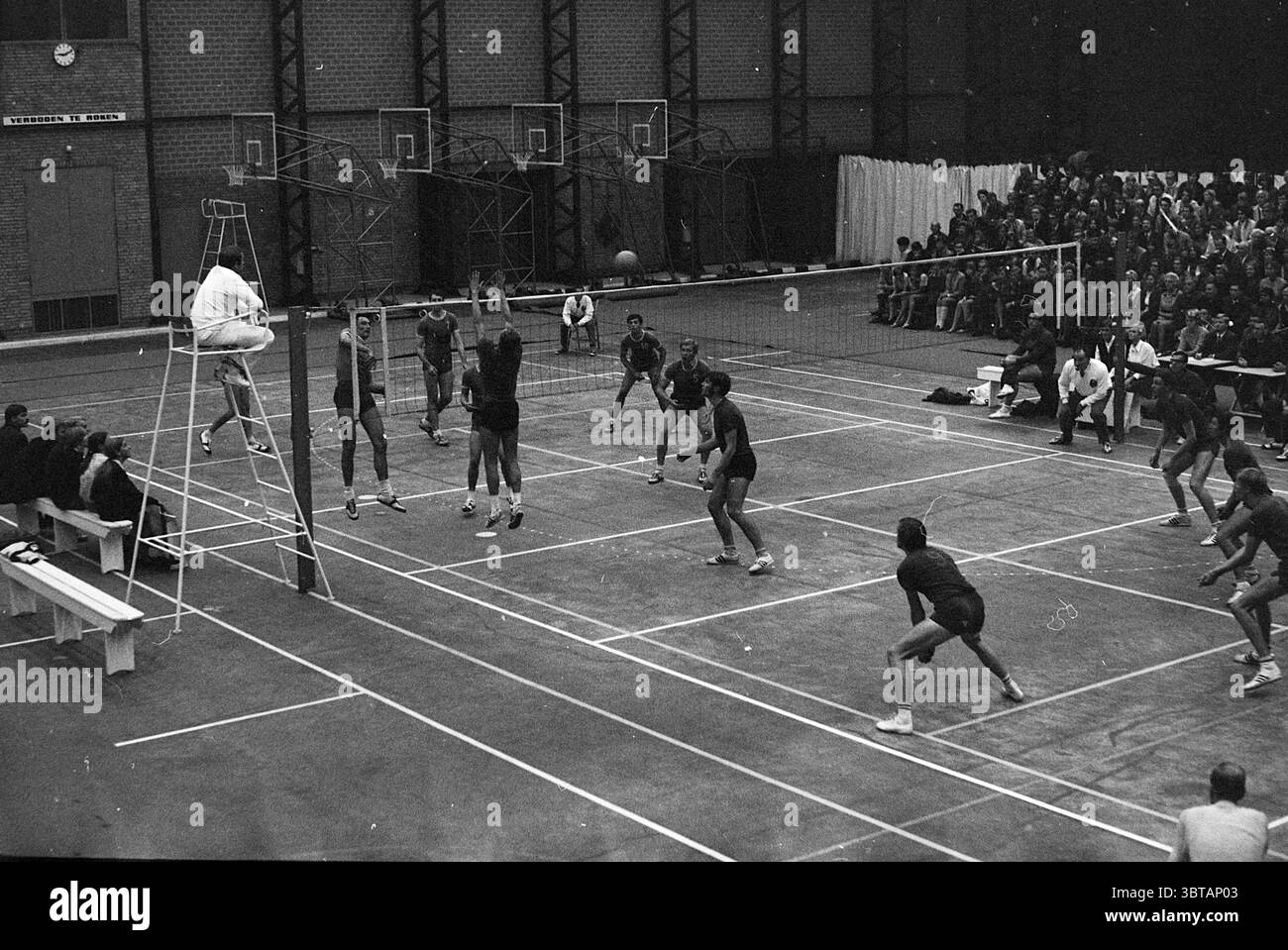 Dark athletic uniforms Black and White Stock Photos & Images - Alamy