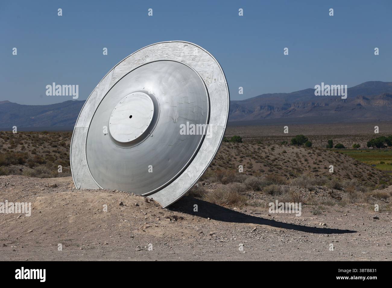 US93, Hiko, Nevada, USA. 26th June, 2025. Crashed spaceship ufo