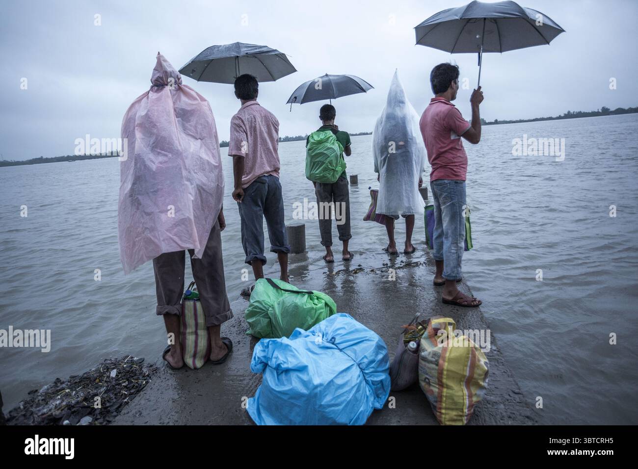 Area river meet sea hi-res stock photography and images - Alamy