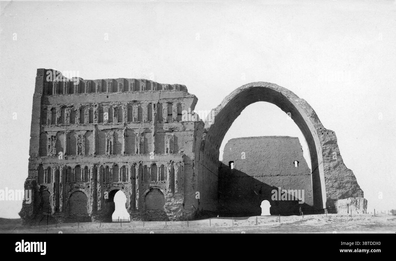 Arch ancient mesopotamia hi-res stock photography and images