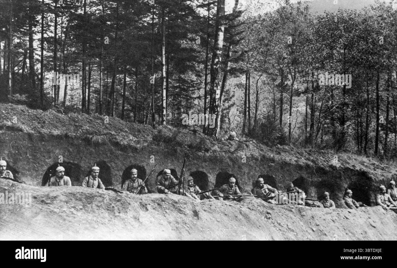 German troop in dug outs . 1914 Stock Photo