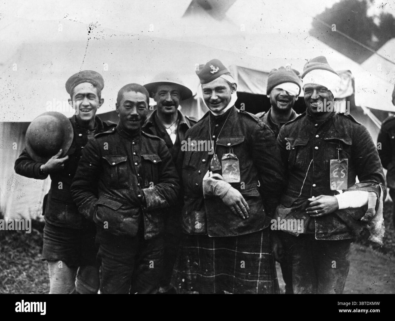 Canadian and Japanese wounded at a casualty clearing station . 1916 ...