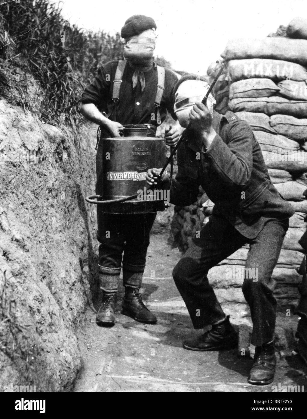World war trench gas mask Black and White Stock Photos & Images - Alamy