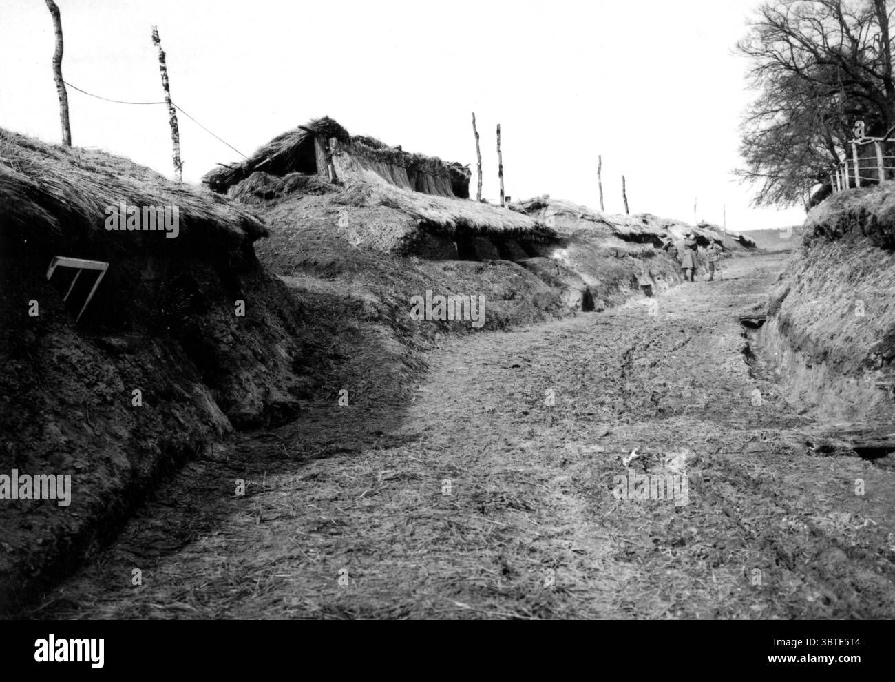 Ww1 trench shelter Black and White Stock Photos & Images - Alamy