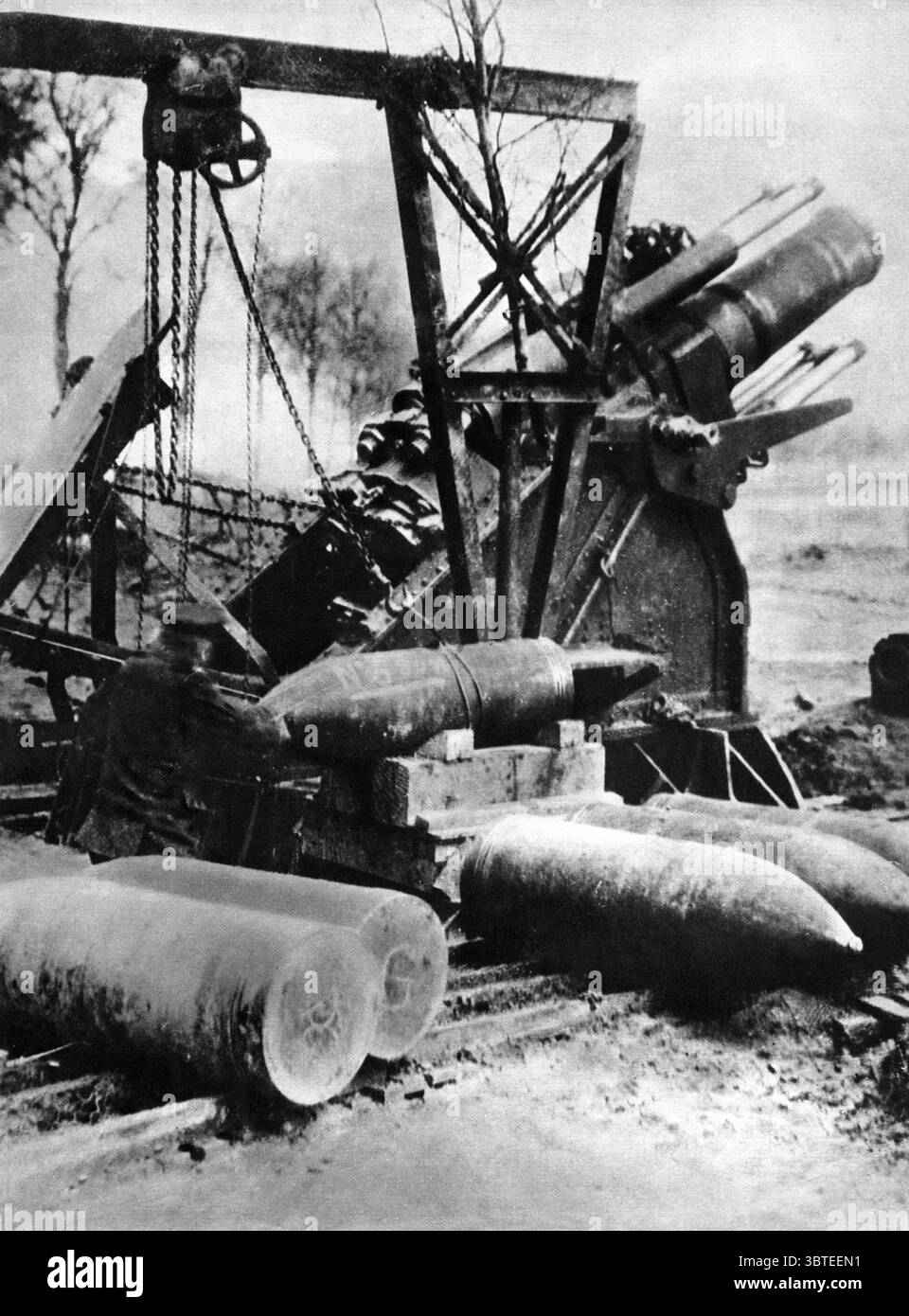 First World War Heavy Weaponry ... only the monstrous anger of the guns ...