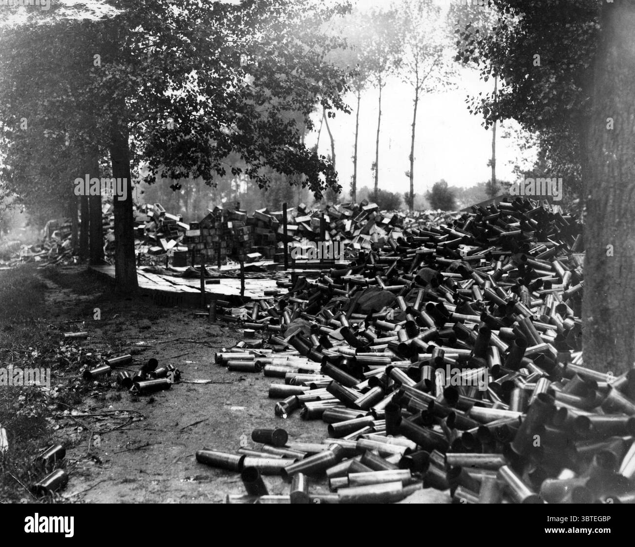 Ww1 shell cases Black and White Stock Photos & Images - Alamy