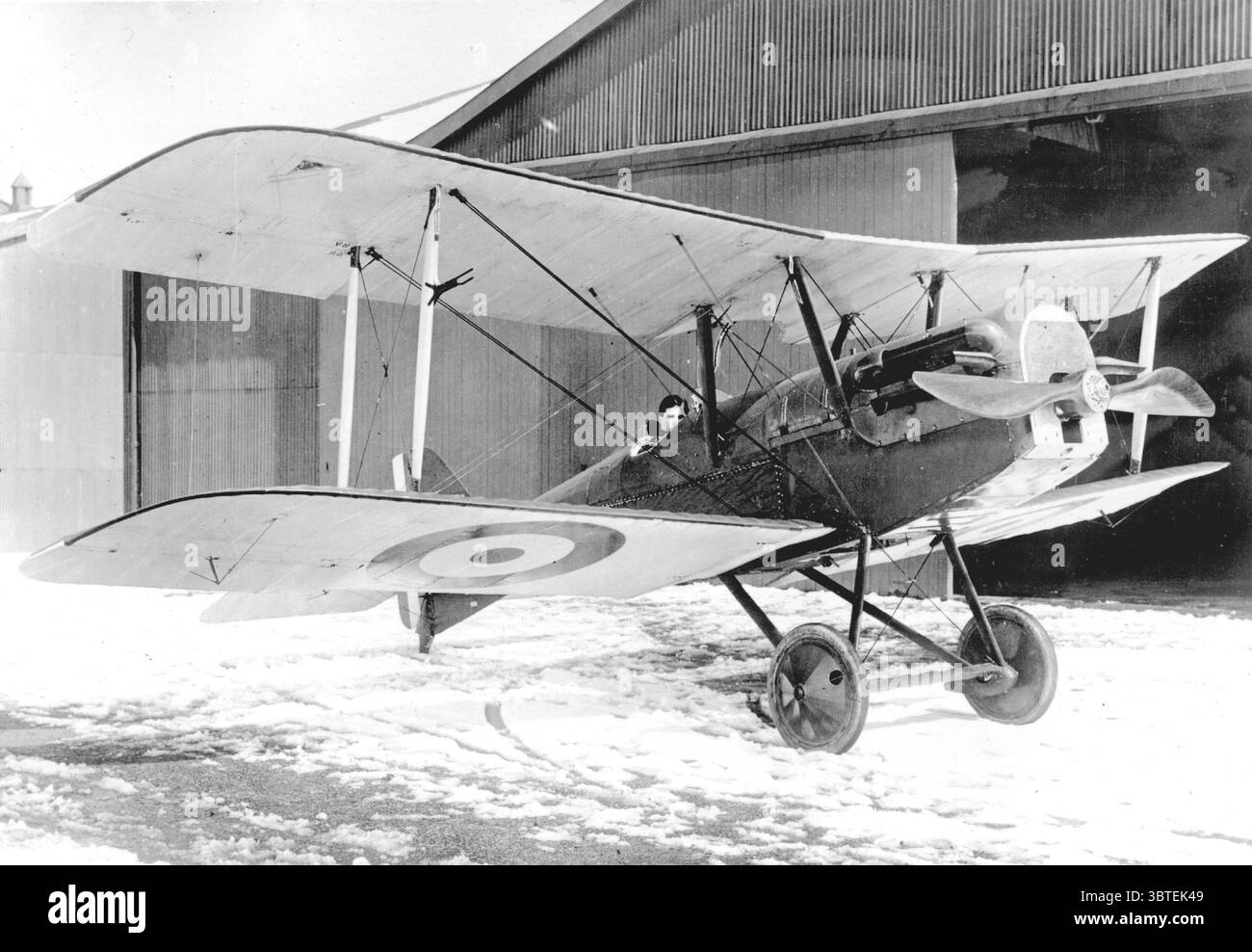 Captain Ball V.C. In the cockpit of an S.E. 5 aircraft Stock Photo - Alamy