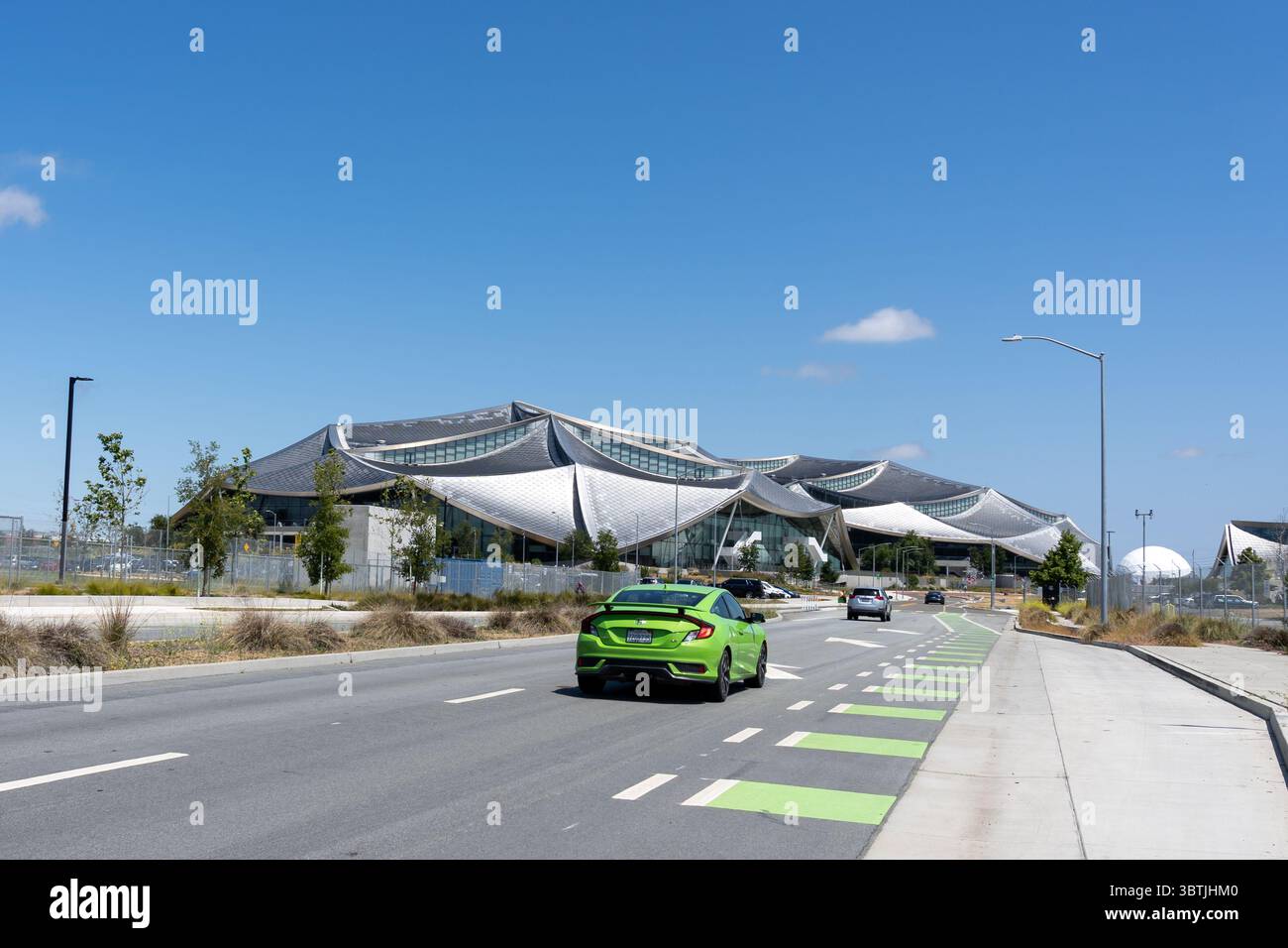 Exterior view of Google Bay View corporate campus in Mountain View ...