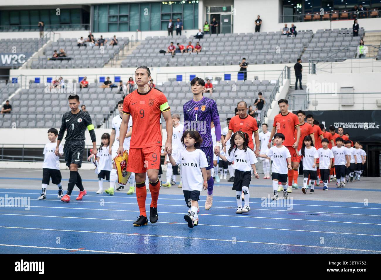 Yongin, Korea Republic. 15 July, 2025. Yuning Zhang #9 of China during ...